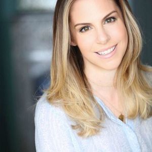 Meet your Posher, Adrianne